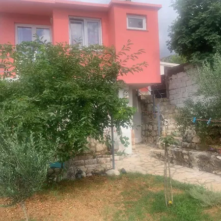 ゲストハウス U Villi Bb2 Gornji Zalik Bb